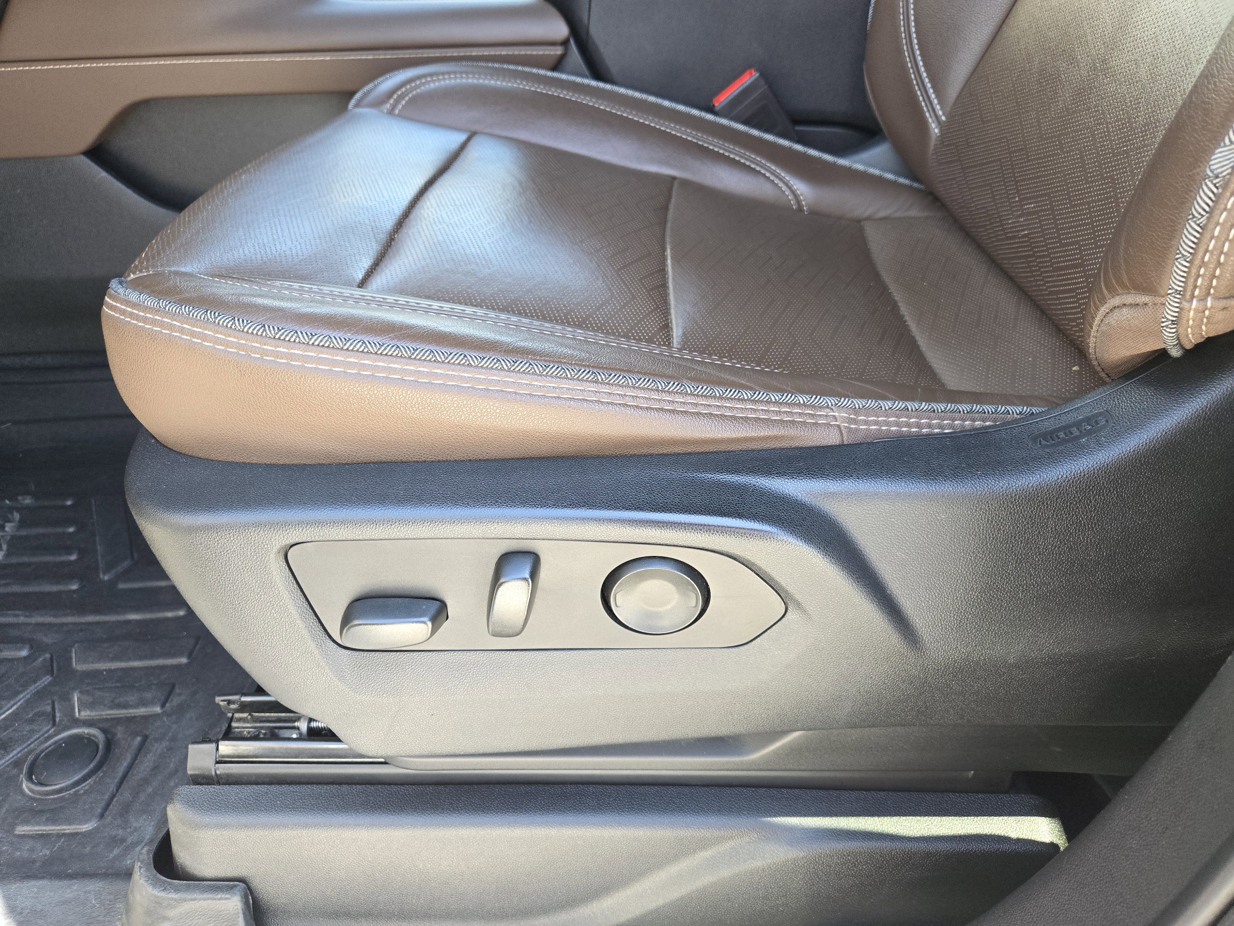 Used 2023 Chevrolet Tahoe High Country w/ Premium Package 2 image 27