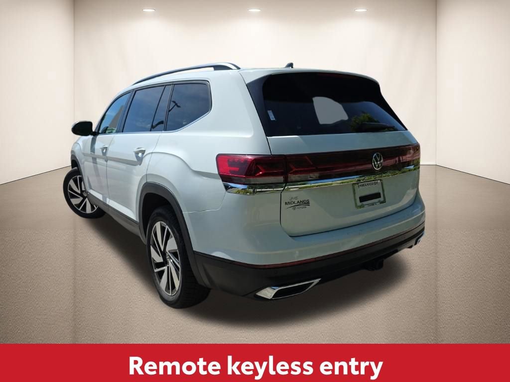 Used 2025 Volkswagen Atlas SE image 6