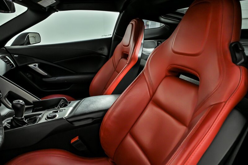 Used 2019 Chevrolet Corvette Stingray Coupe w/ Z51 1LT RWD image 17