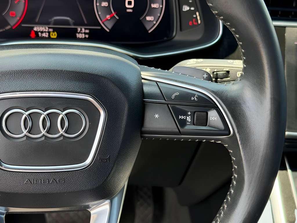 Used 2019 Audi Q8 Premium Plus w/ Premium Plus AWD/4WD image 15