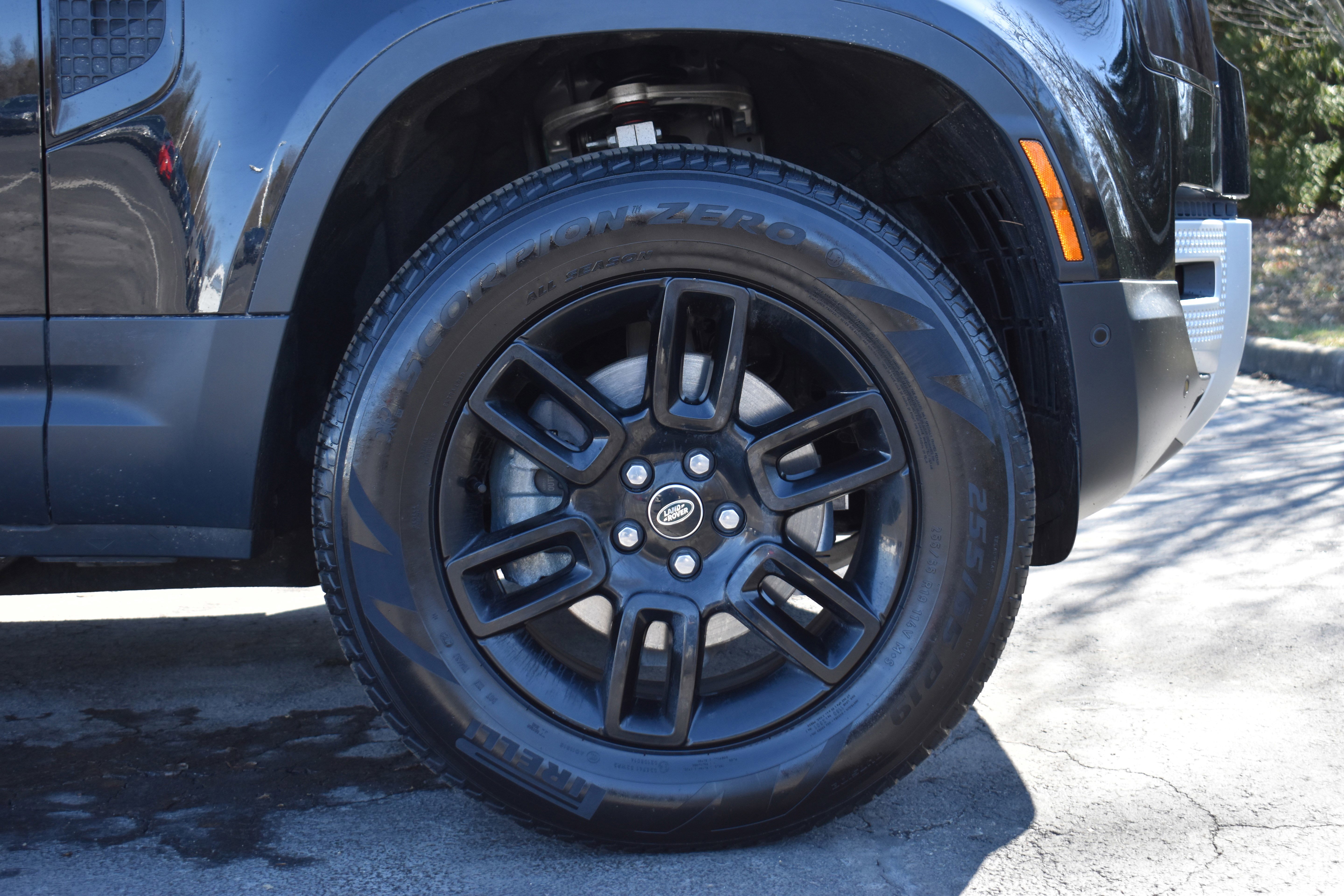 Used 2025 Land Rover Defender 110 S image 39