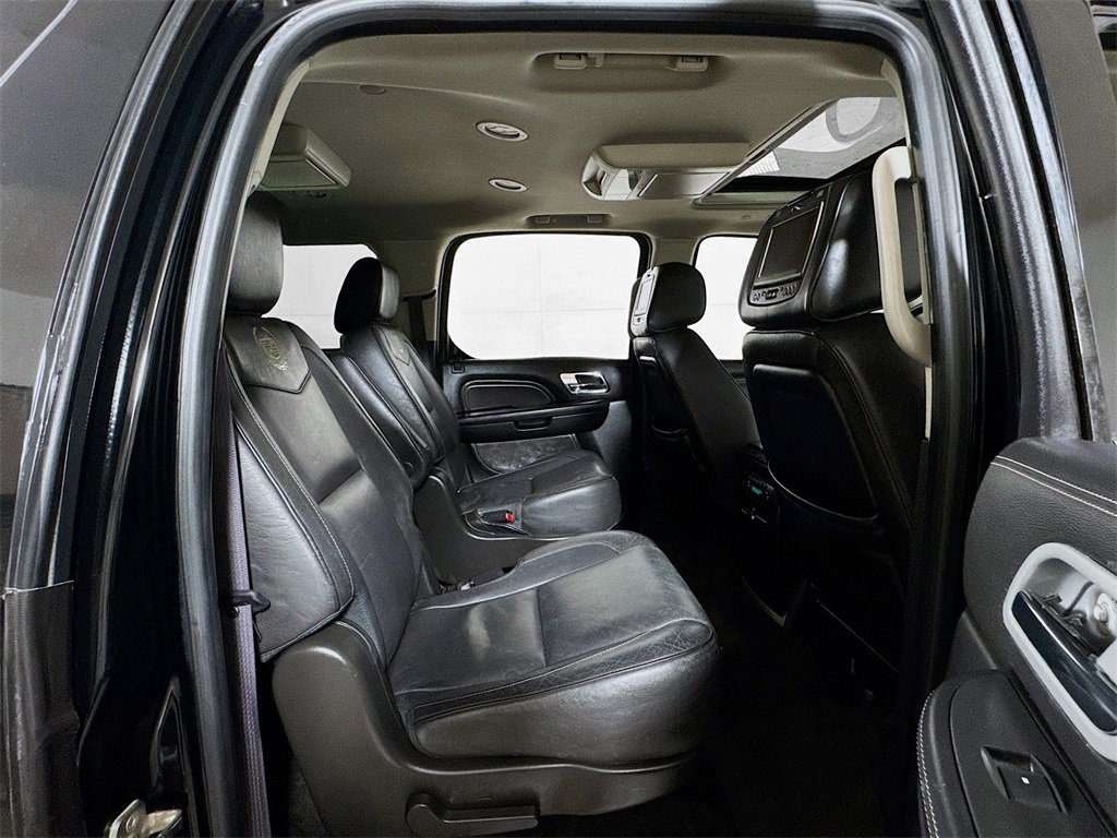 Used 2012 Cadillac Escalade ESV Platinum image 29