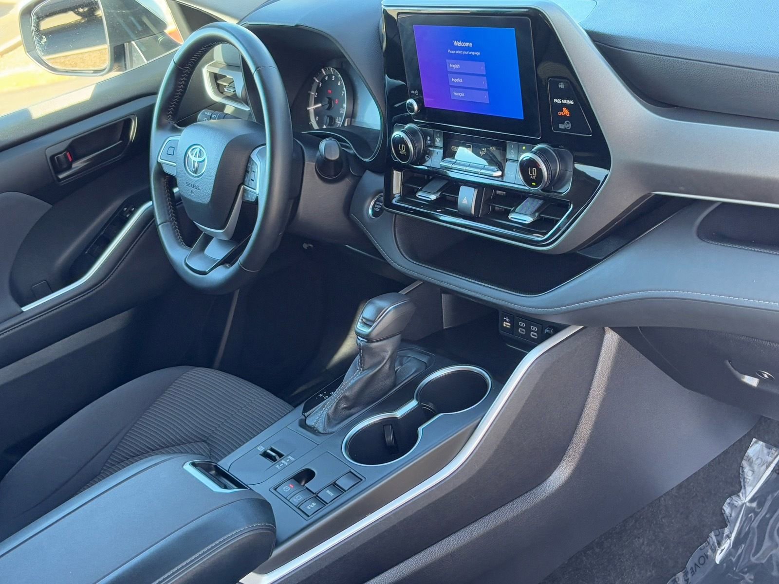 Certified 2025 Toyota Highlander LE image 13