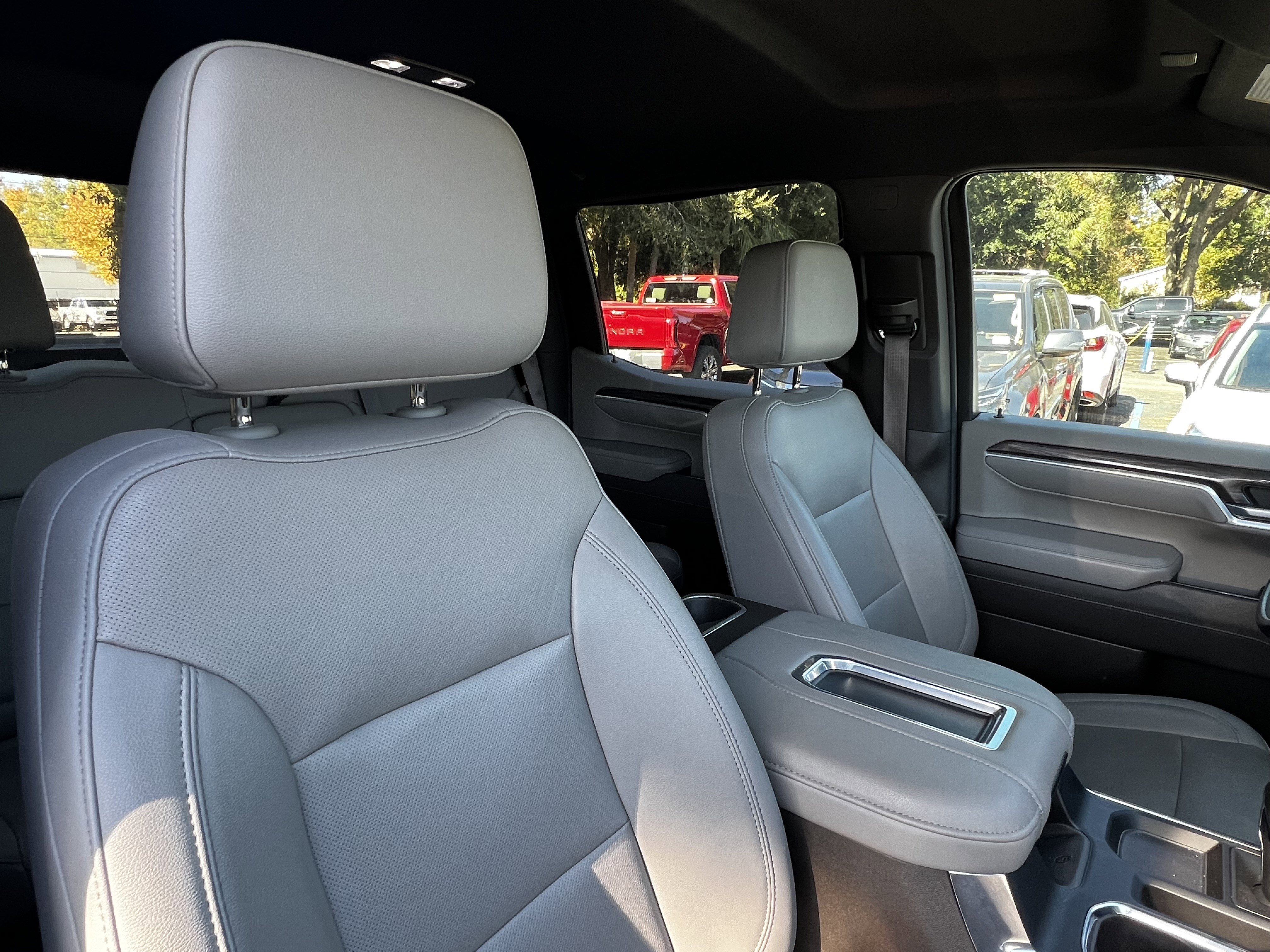Used 2022 Chevrolet Silverado 1500 LTZ image 45
