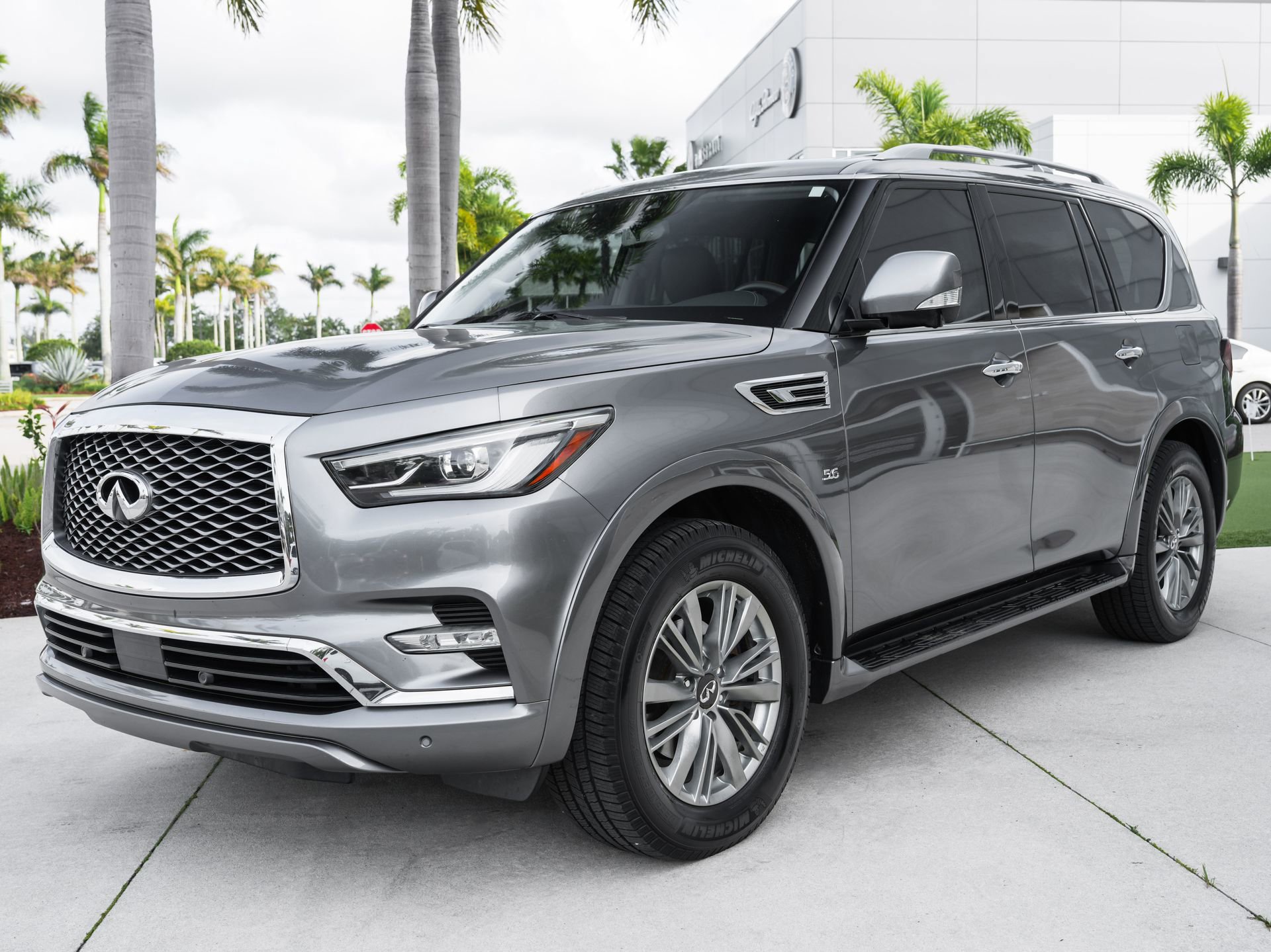 Certified 2019 INFINITI QX80 Luxe w/ All-Season Package RWD image 6