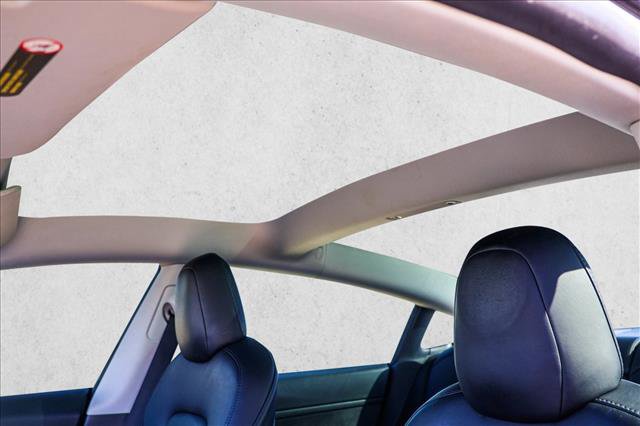 Used 2021 Tesla Model 3 Standard Range Plus image 11