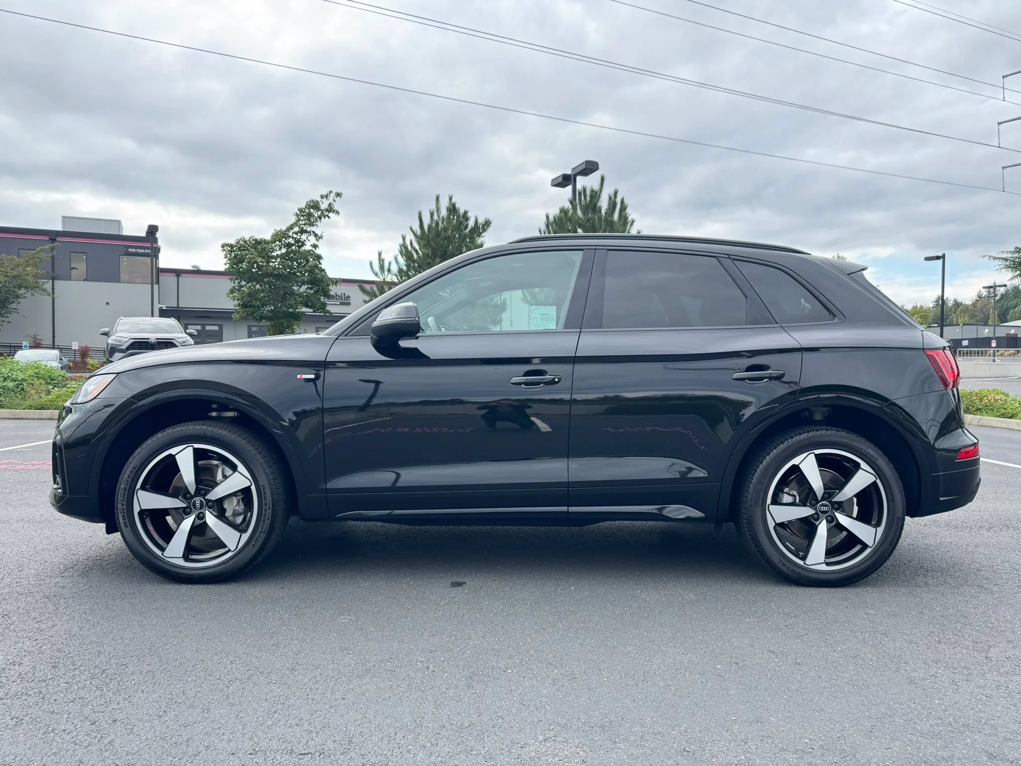 Used 2023 Audi Q5 2.0T Premium Plus w/ Premium Plus Package AWD/4WD image 6
