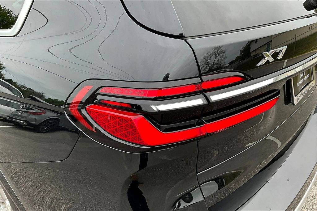 Used 2023 BMW X7 xDrive40i w/ Premium Package image 20