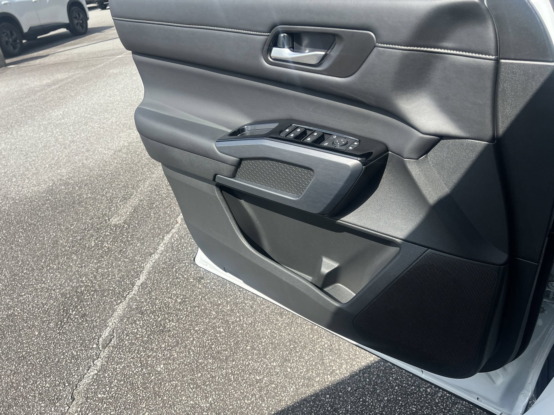 Certified 2025 Nissan Pathfinder SL AWD/4WD image 13