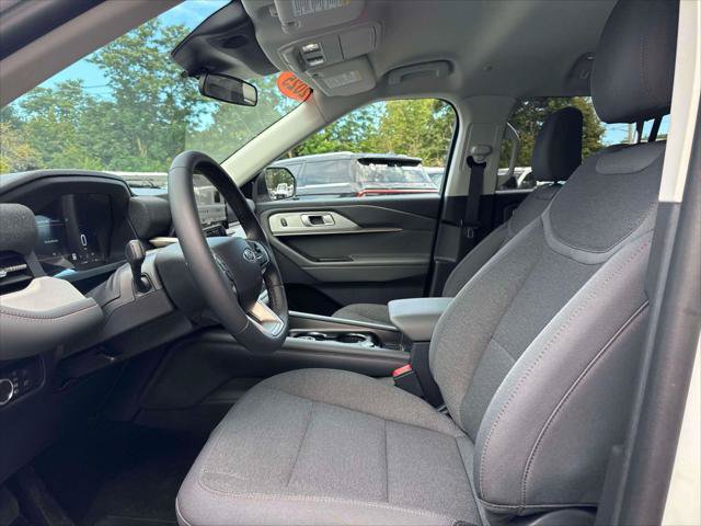Used 2025 Ford Explorer Active AWD/4WD image 15