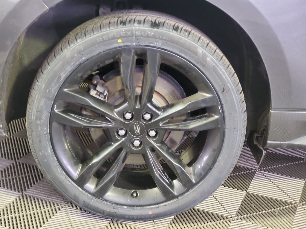 Used 2019 Ford Edge ST w/ Equipment Group 401A AWD/4WD image 5