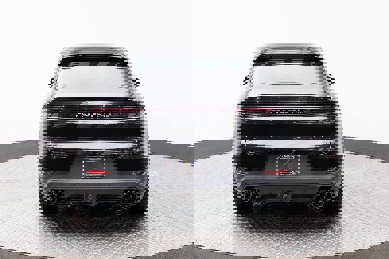 Used 2024 Porsche Cayenne S image 5