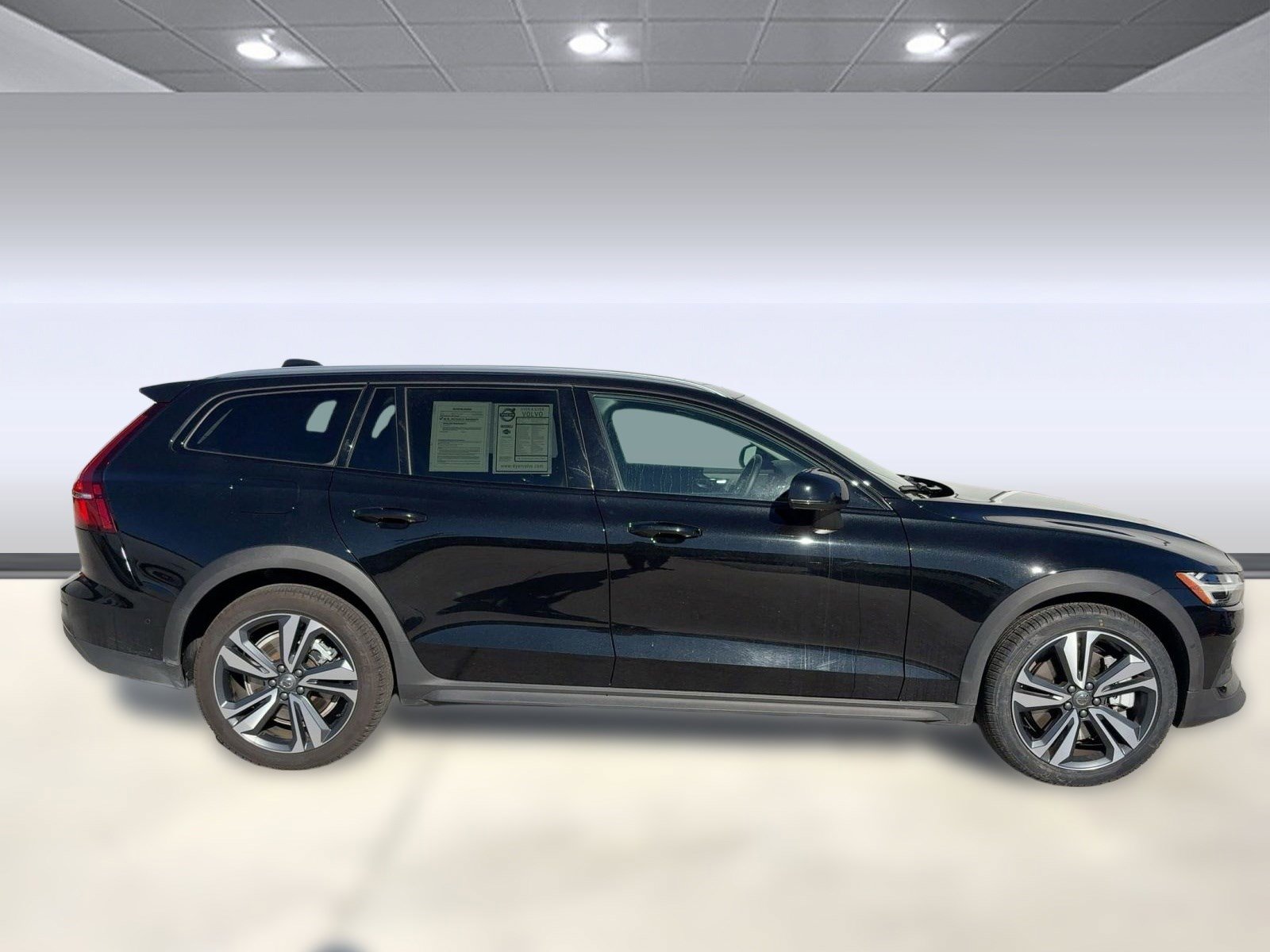 Certified 2025 Volvo V60 B5 Cross Country Plus image 7