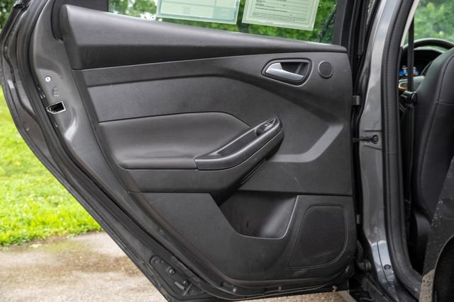 Used 2017 Ford Focus Titanium FWD image 77
