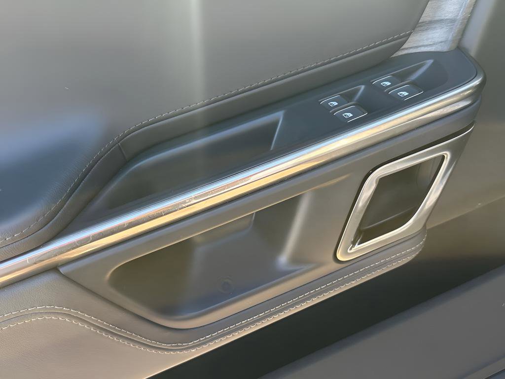 Used 2022 Rivian R1S Adventure image 19