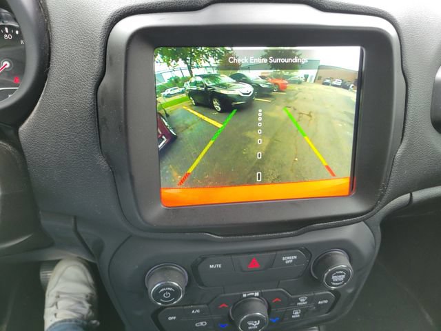 Used 2020 Jeep Renegade Altitude AWD/4WD image 10