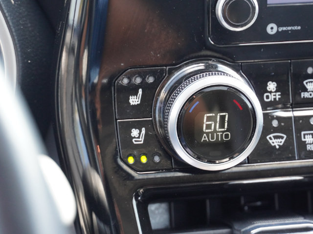 Used 2021 Toyota Highlander Limited FWD image 41