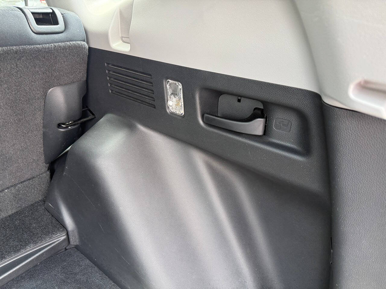 Used 2018 Honda CR-V LX image 64