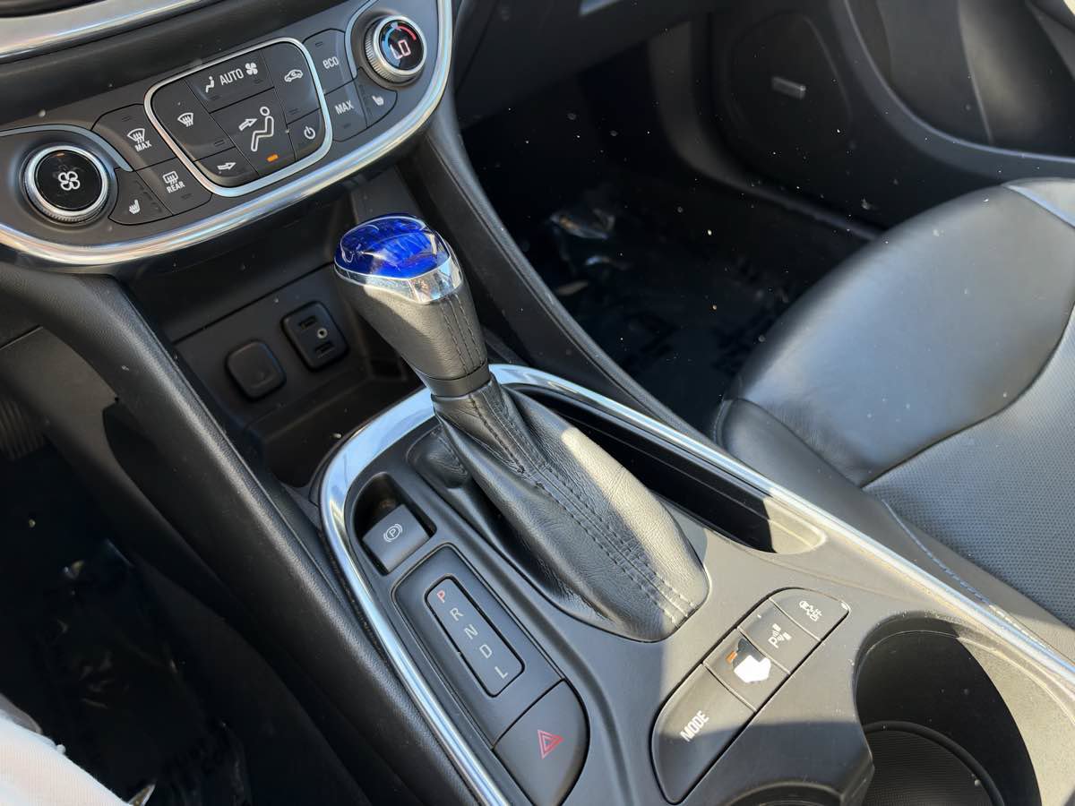 Used 2017 Chevrolet Volt Premier w/ Driver Confidence II Package FWD image 14