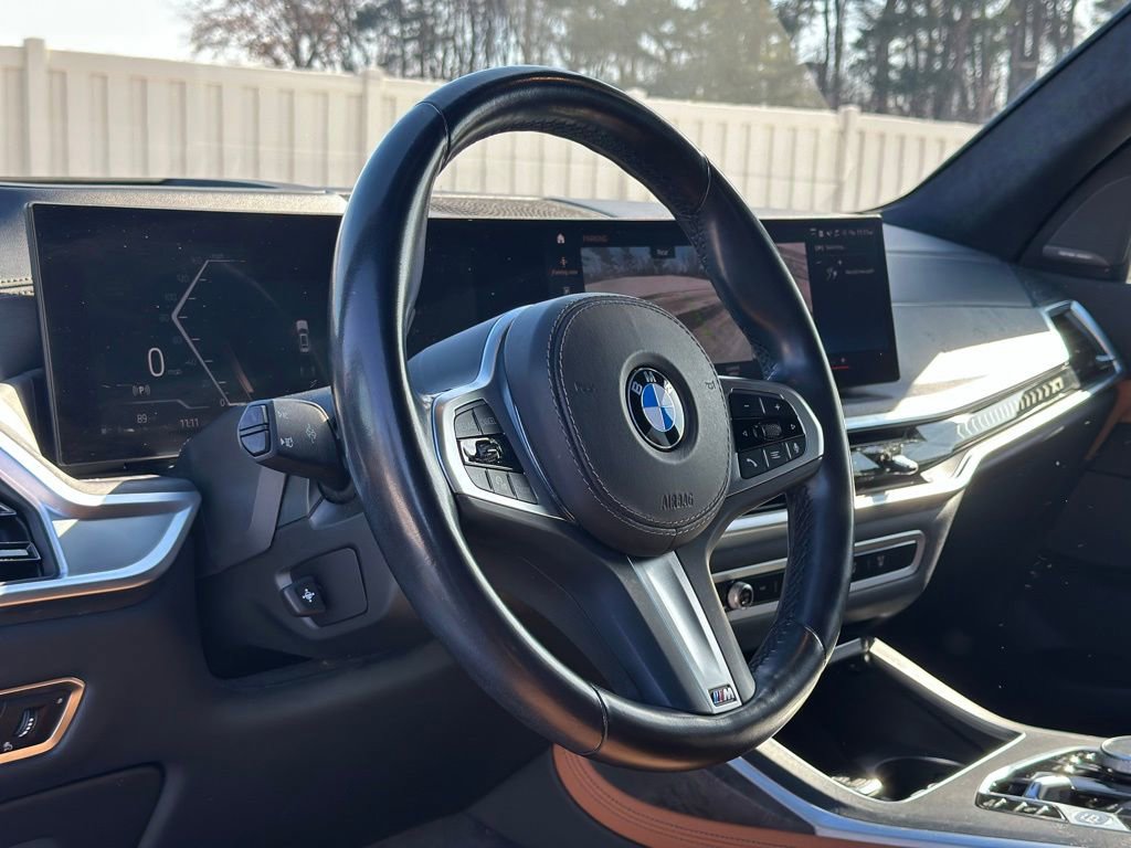 Used 2023 BMW X7 xDrive40i w/ M Sport Package image 18