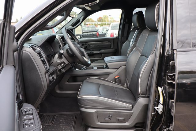 Used 2025 RAM 3500 Limited image 15