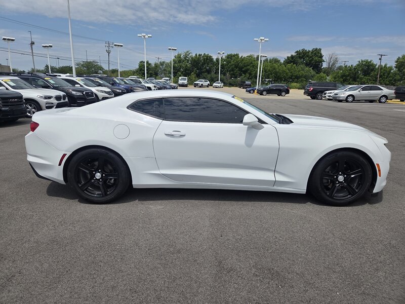 Used 2020 Chevrolet Camaro LT w/ Technology Package RWD image 2