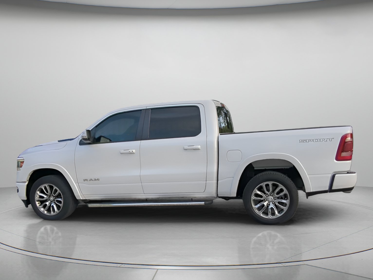 Used 2022 RAM 1500 Laramie w/ Sport Appearance Package AWD/4WD image 19