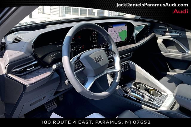 Used 2025 Audi Q5 Premium Plus w/ Premium Plus AWD/4WD image 11
