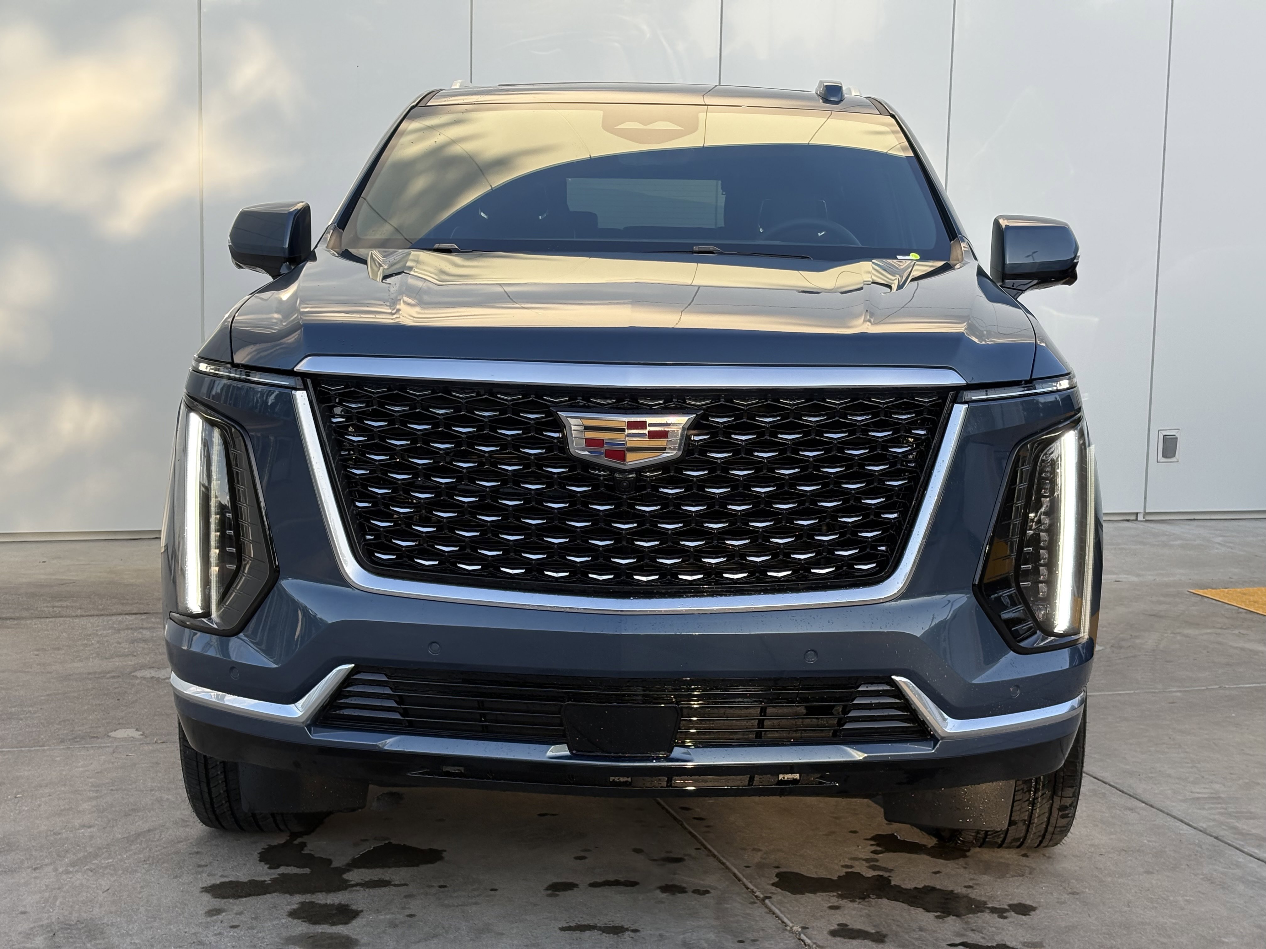 New 2026 Cadillac Escalade Luxury image 3