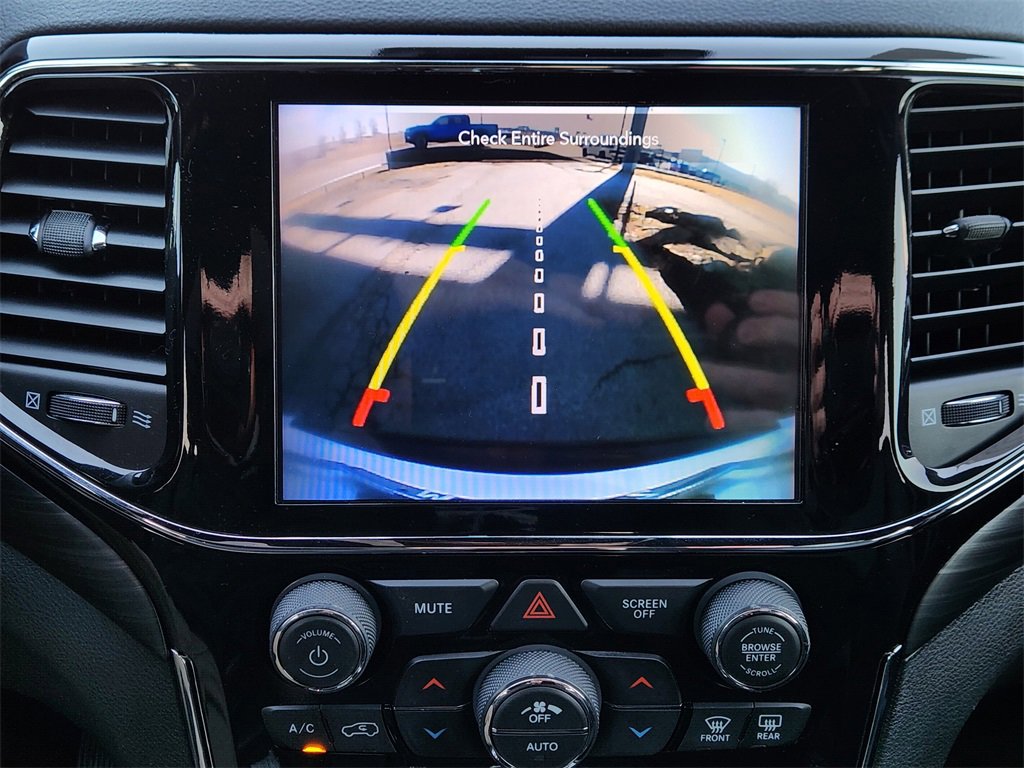 Used 2020 Jeep Grand Cherokee Altitude image 18