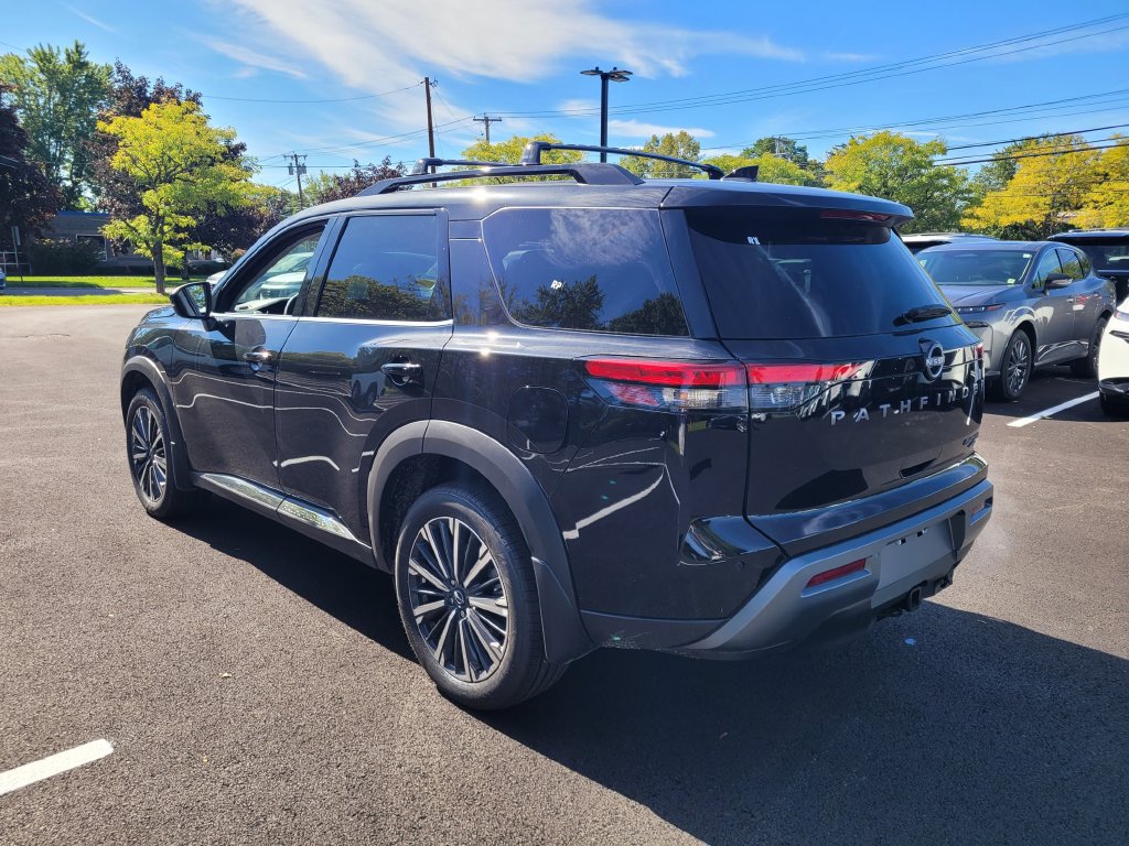 New 2026 Nissan Pathfinder Platinum AWD/4WD image 9