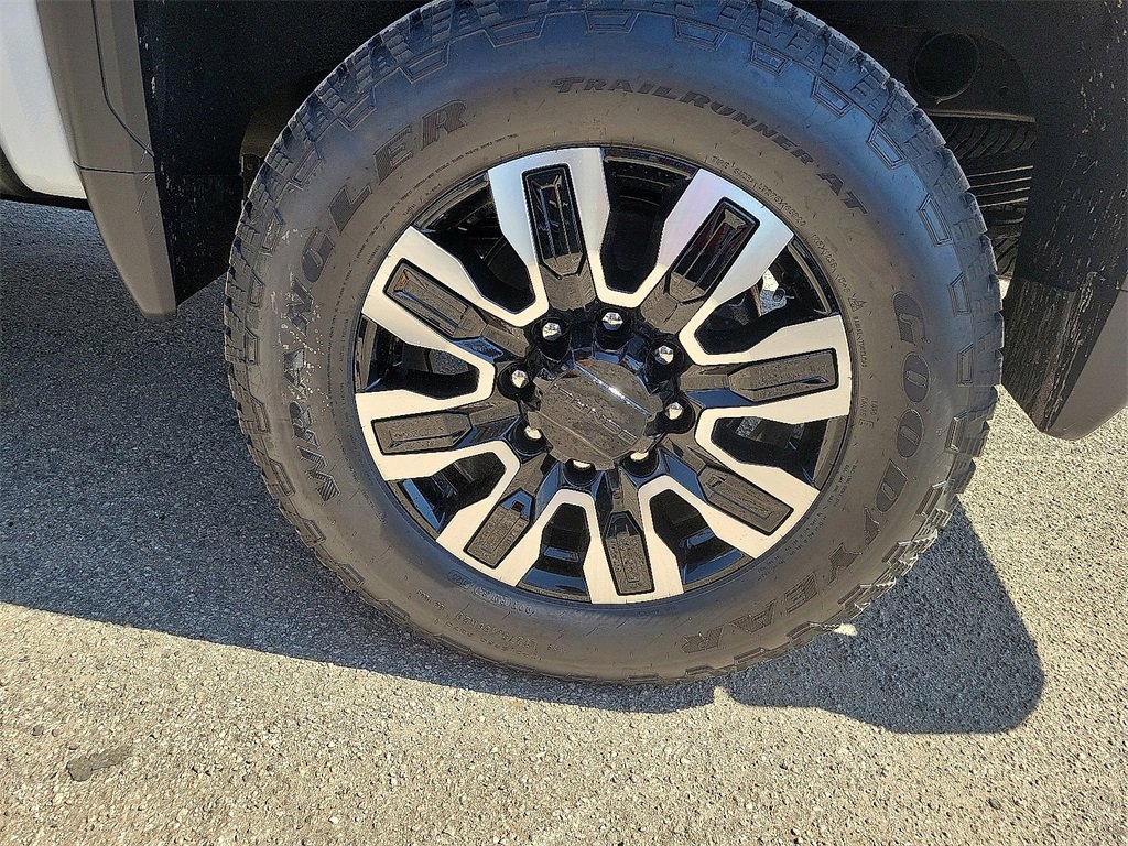 New 2026 GMC Sierra 2500 Denali Ultimate image 10