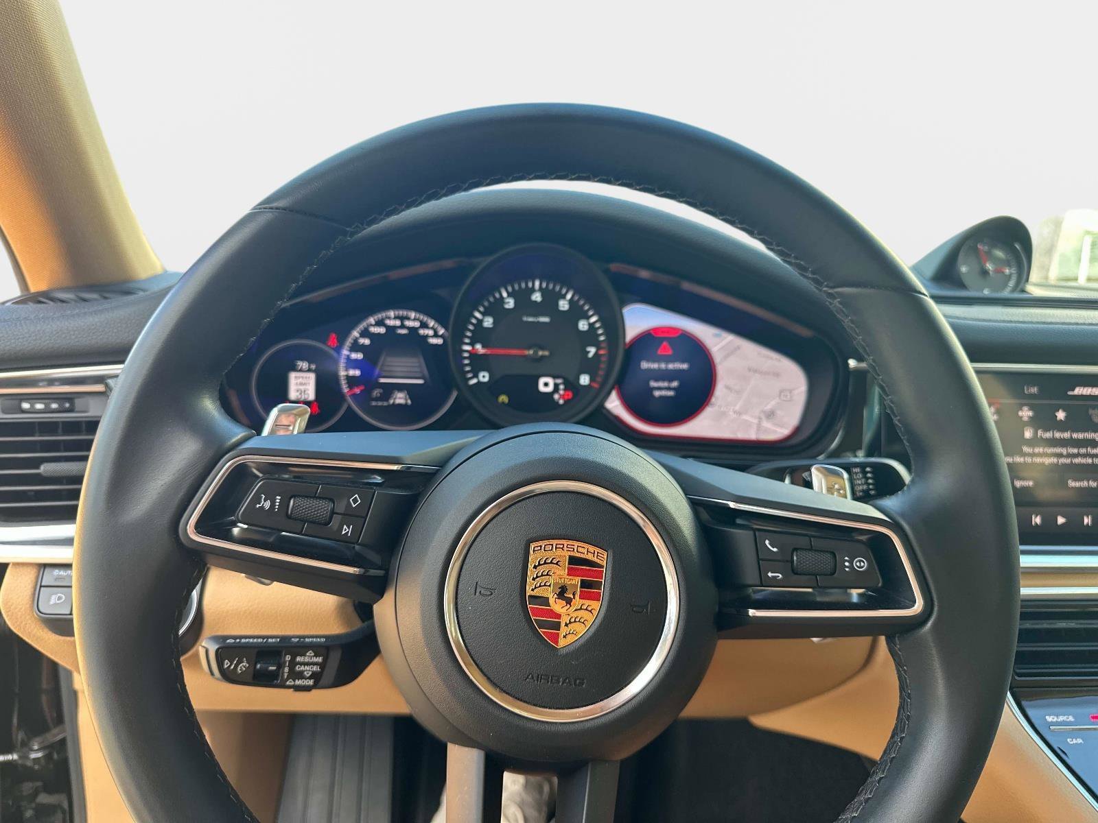 Used 2022 Porsche Panamera image 24