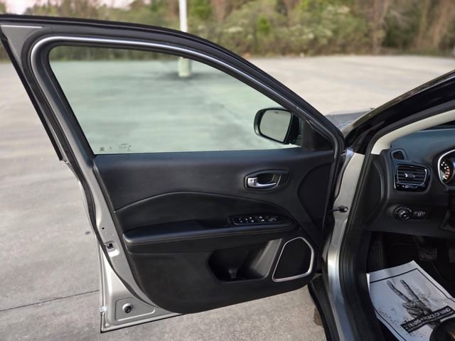 Used 2018 Jeep Compass Limited w/ Navigation Group image 20