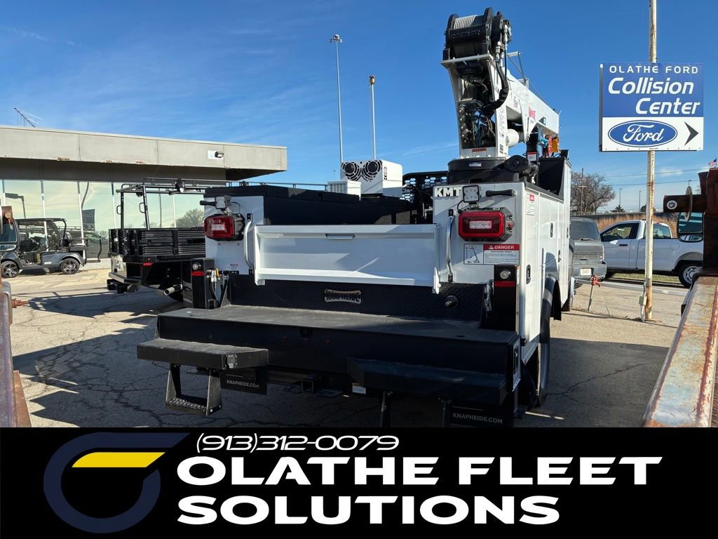 New 2025 Ford F550 4x4 Supercab Super Duty image 3