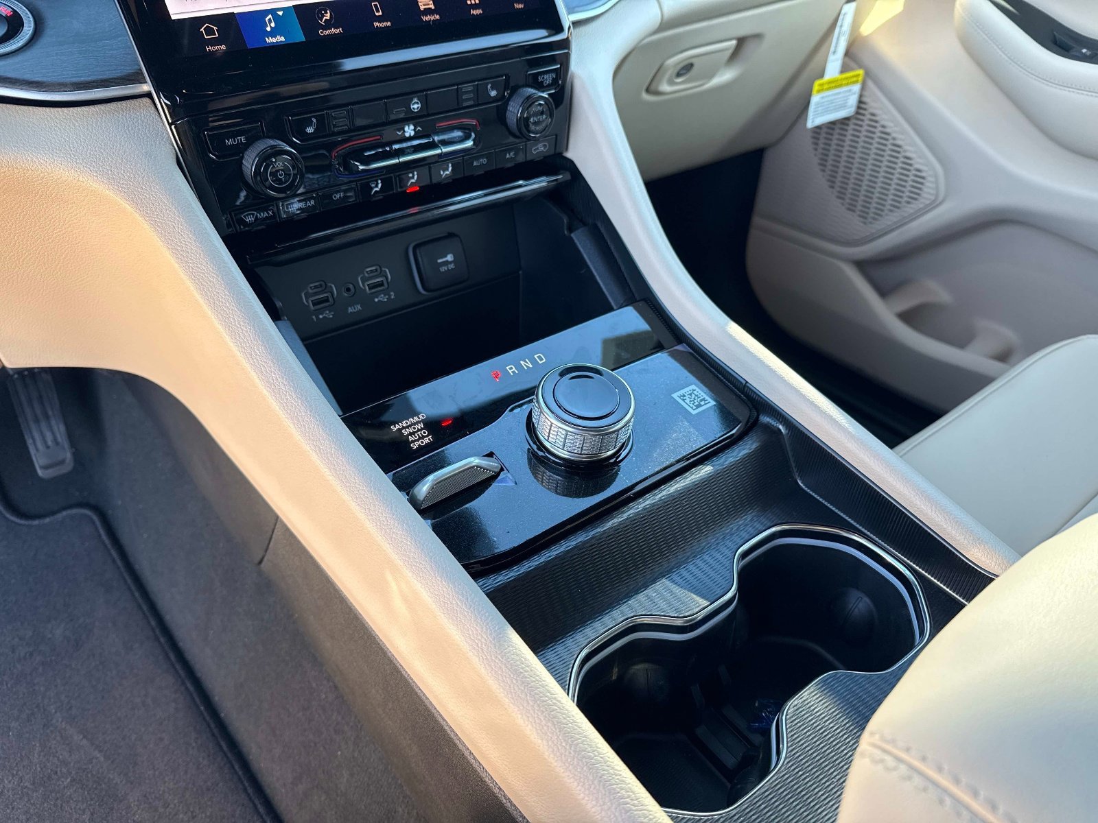New 2025 Jeep Grand Cherokee Limited AWD/4WD image 26