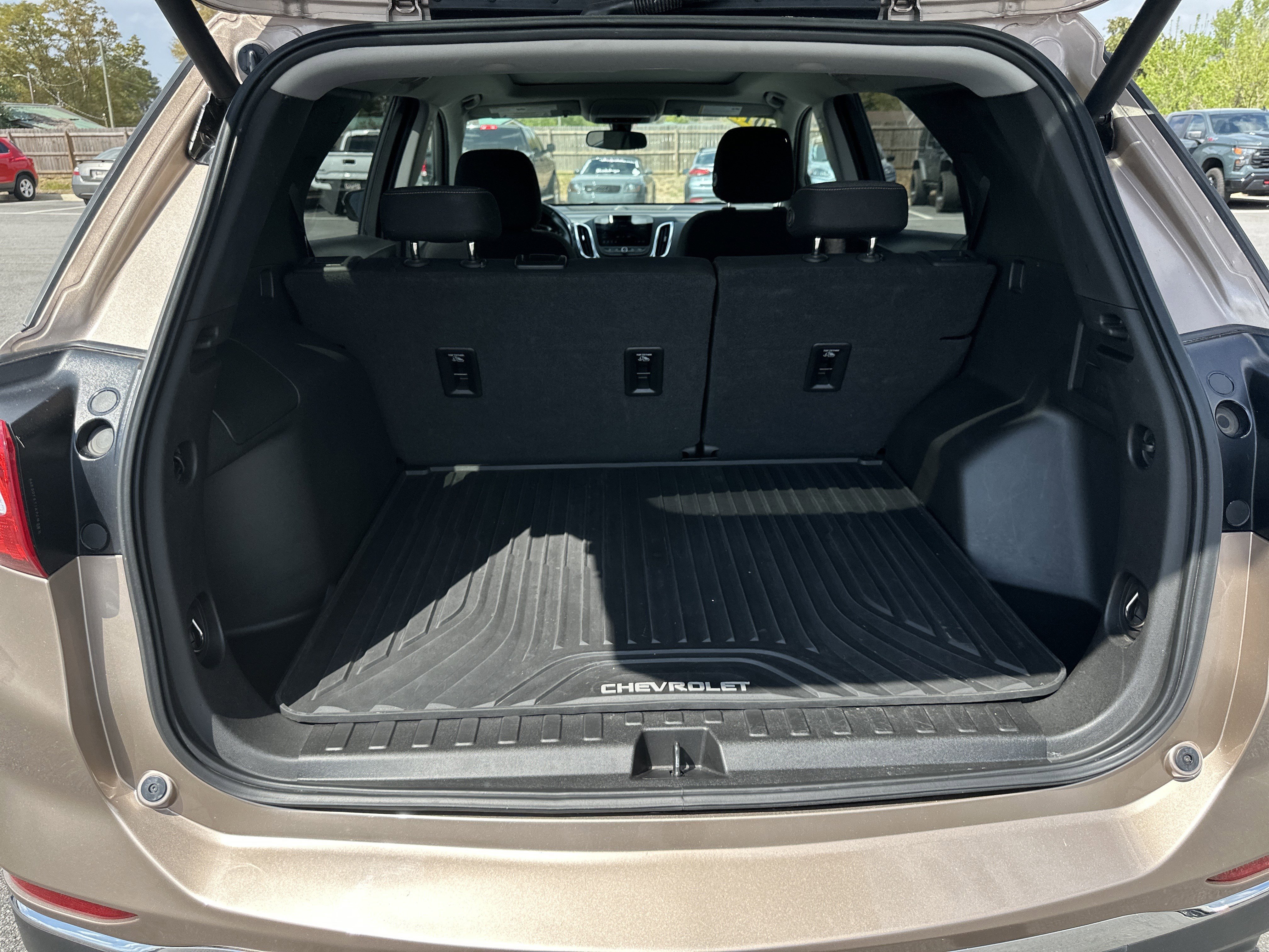 Used 2019 Chevrolet Equinox LT w/ Sun & Navigation Package image 19