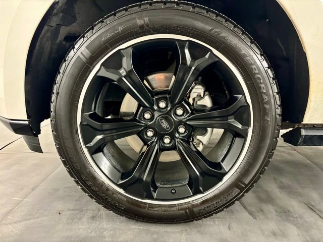 Used 2022 Ford Expedition Limited image 11