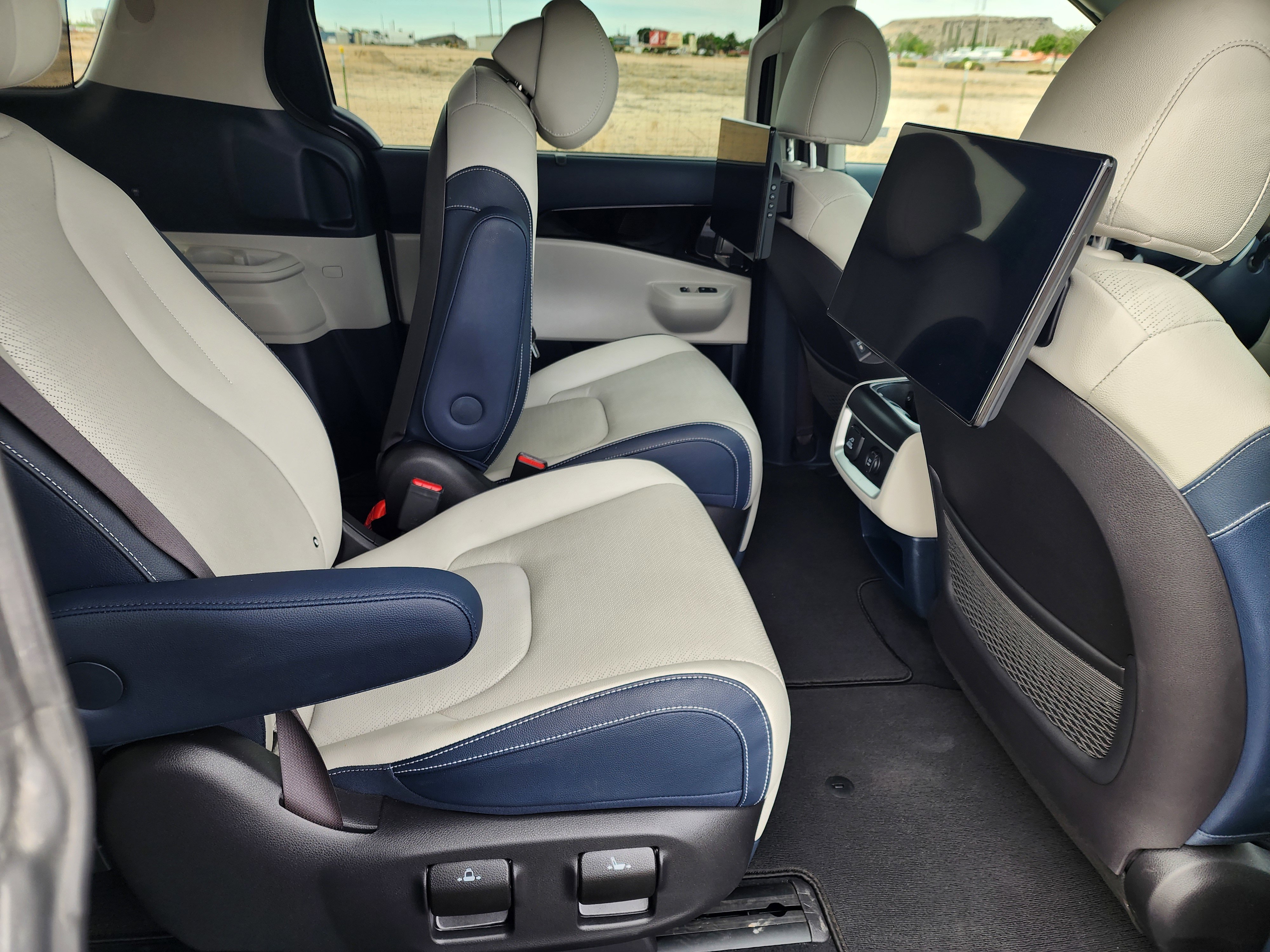 Used 2025 Kia Carnival SX Prestige FWD image 14