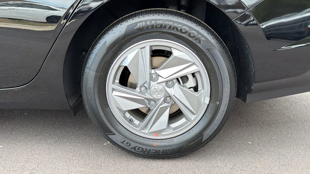 New 2026 Hyundai Elantra SE image 18
