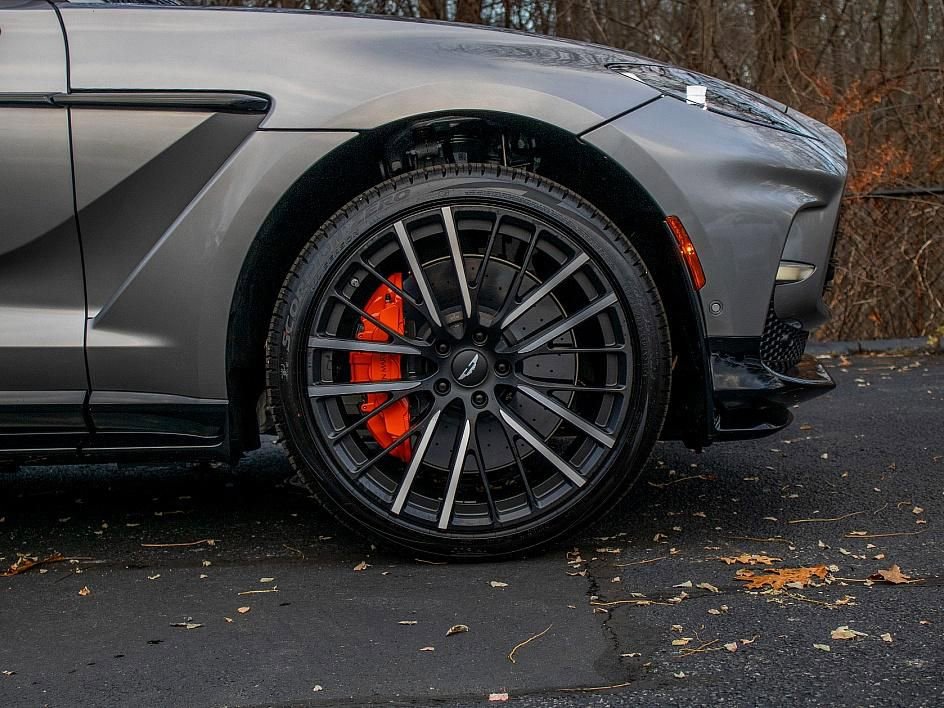 Used 2025 Aston Martin DBX 707 image 12