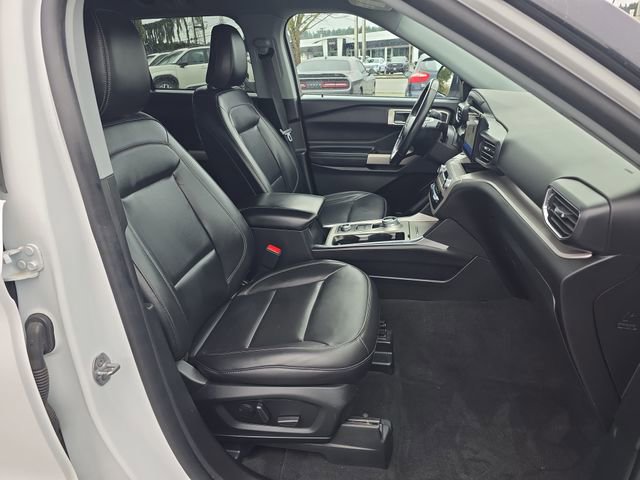 Used 2023 Ford Explorer XLT w/ Equipment Group 202A image 12