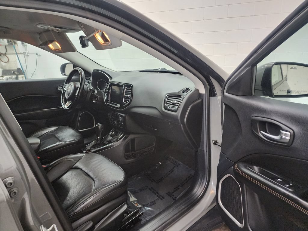 Used 2020 Jeep Compass Limited AWD/4WD image 31
