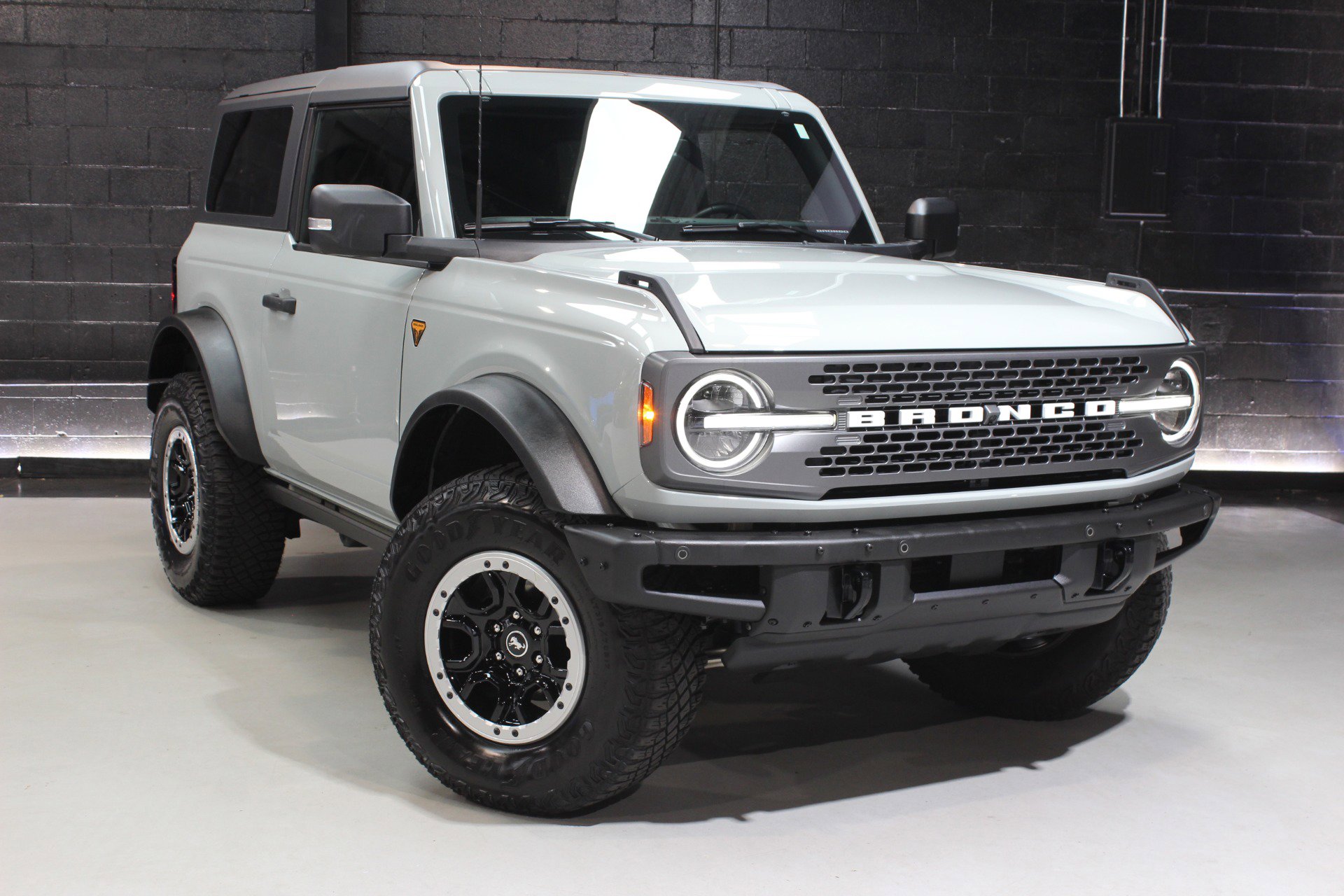 Used 2022 Ford Bronco Badlands image 8