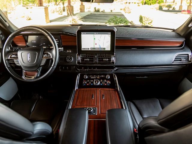 Used 2021 Lincoln Navigator L Reserve image 19