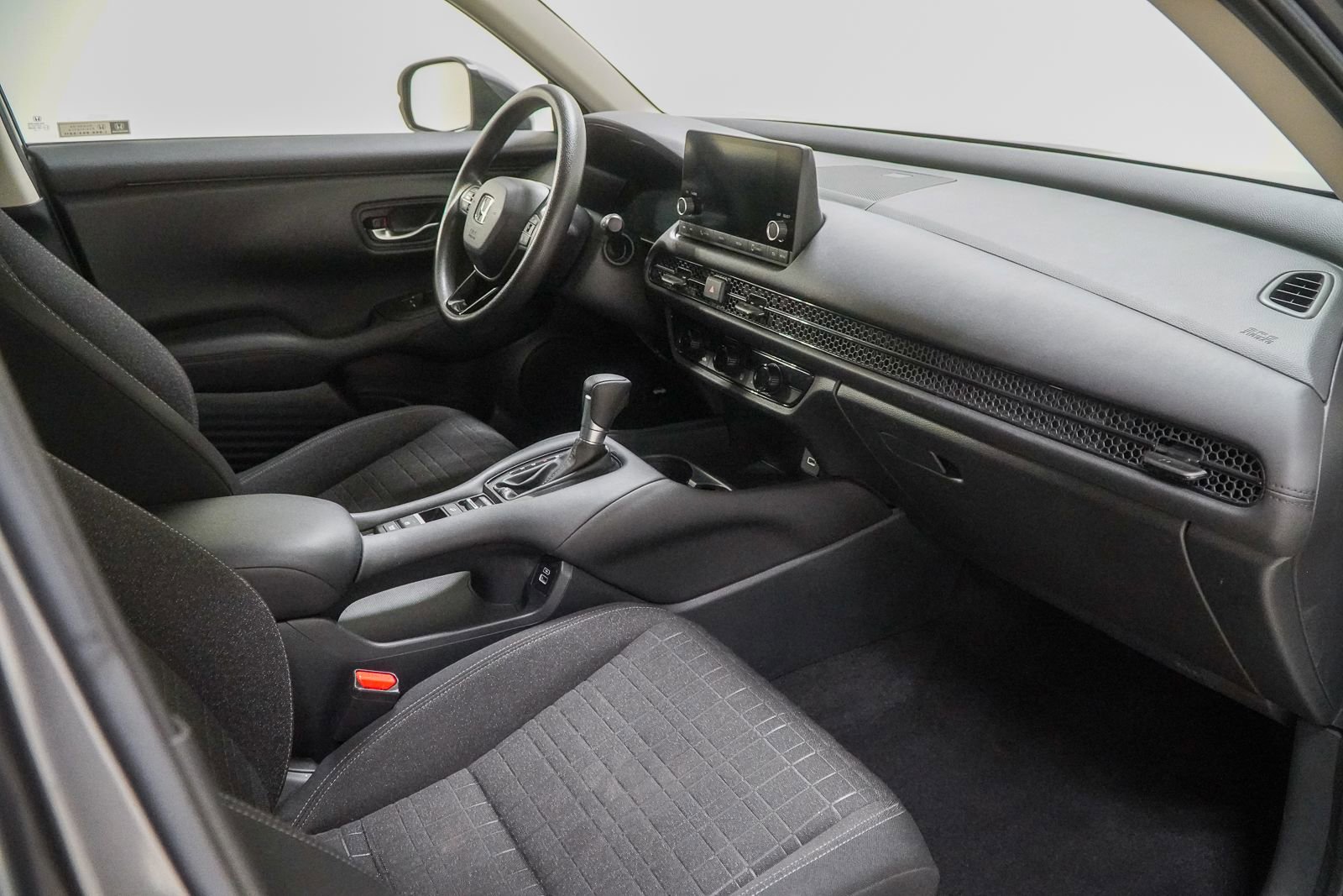 Used 2023 Honda HR-V LX image 32