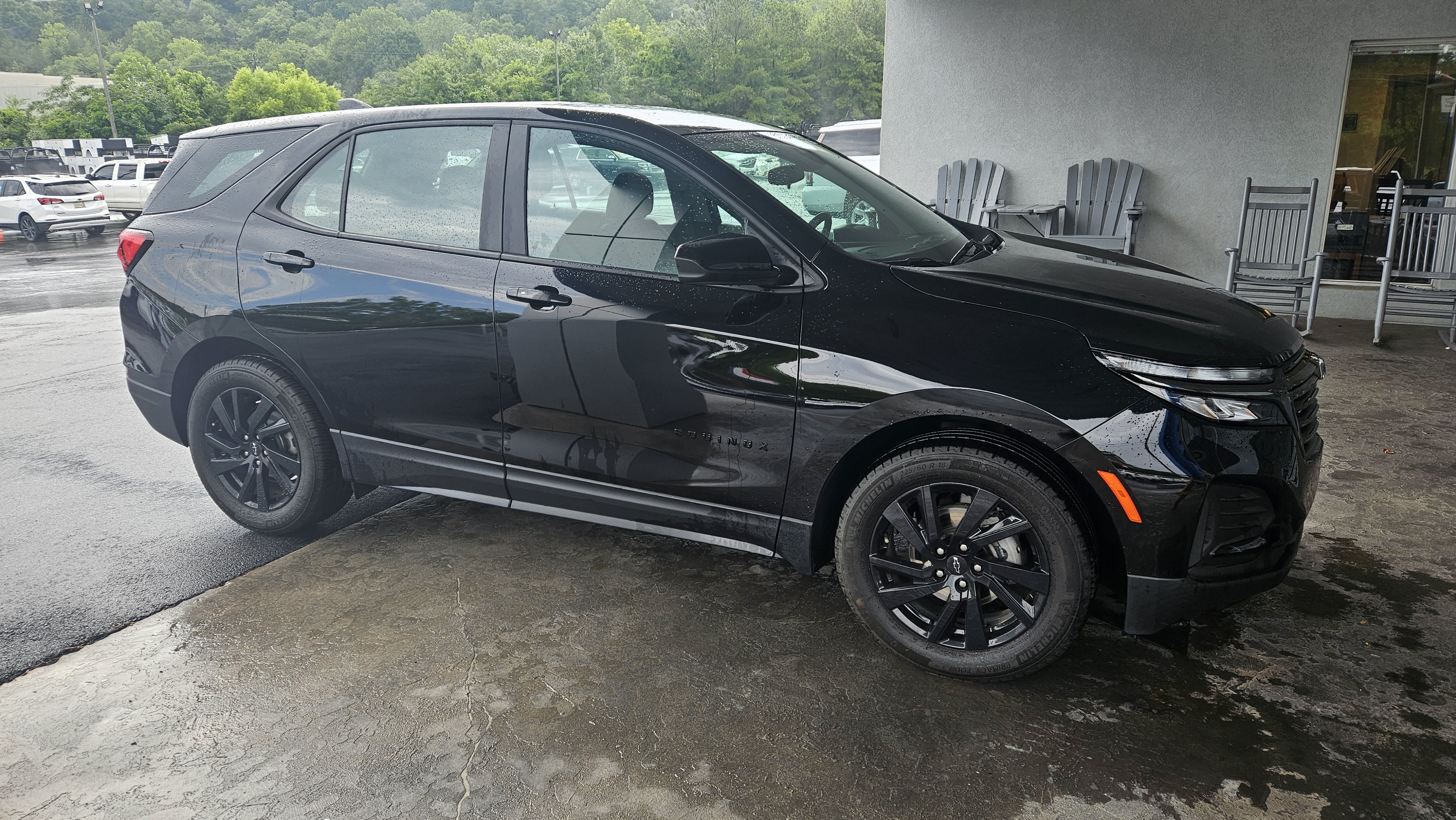 Used 2024 Chevrolet Equinox LS w/ Midnight Edition FWD image 5