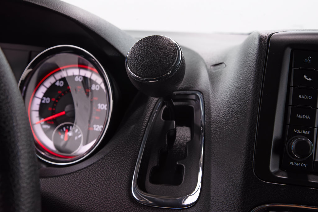 Used 2018 Dodge Grand Caravan SE w/ UConnect Hands-Free Group FWD image 27