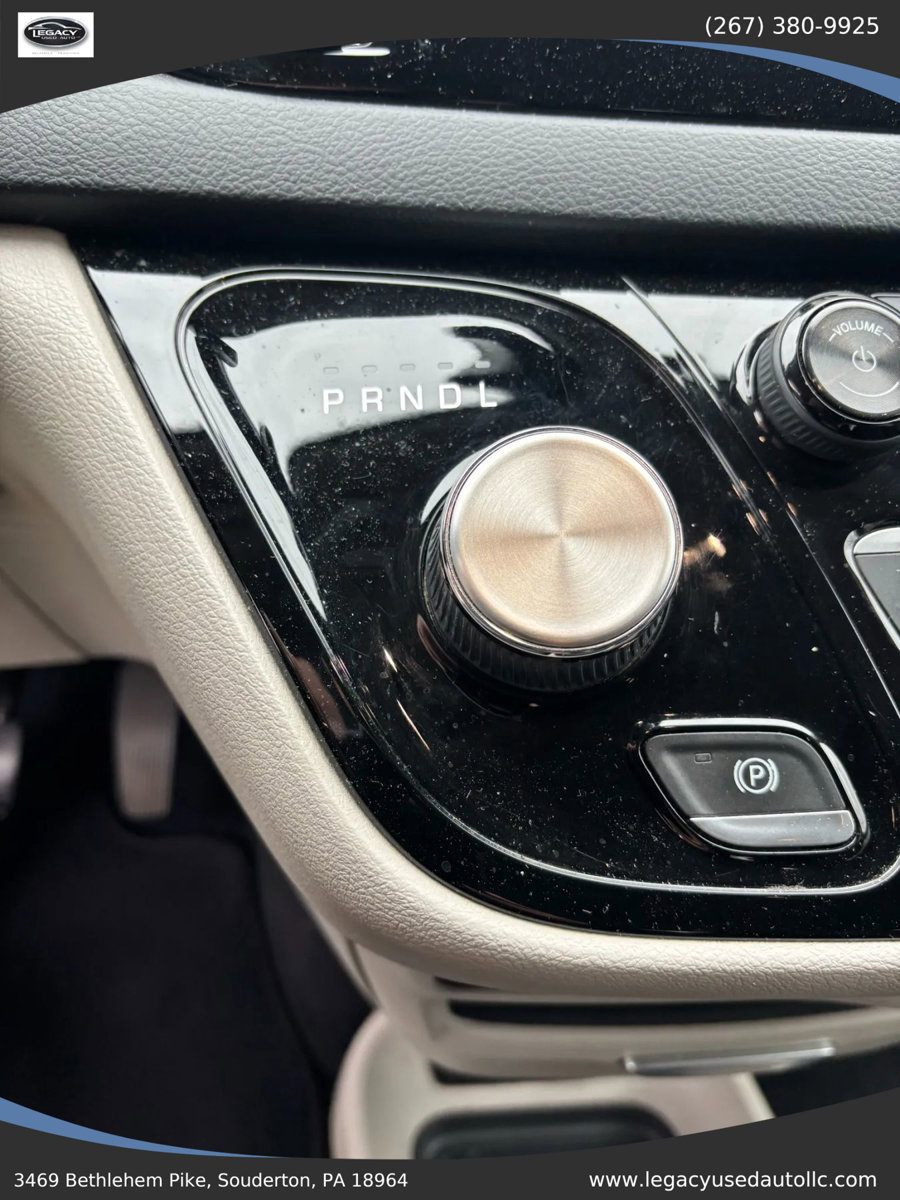 Used 2018 Chrysler Pacifica Touring Plus w/ Tire & Wheel Group image 54