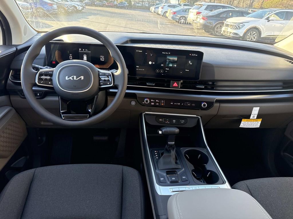 New 2026 Kia Carnival LX image 6